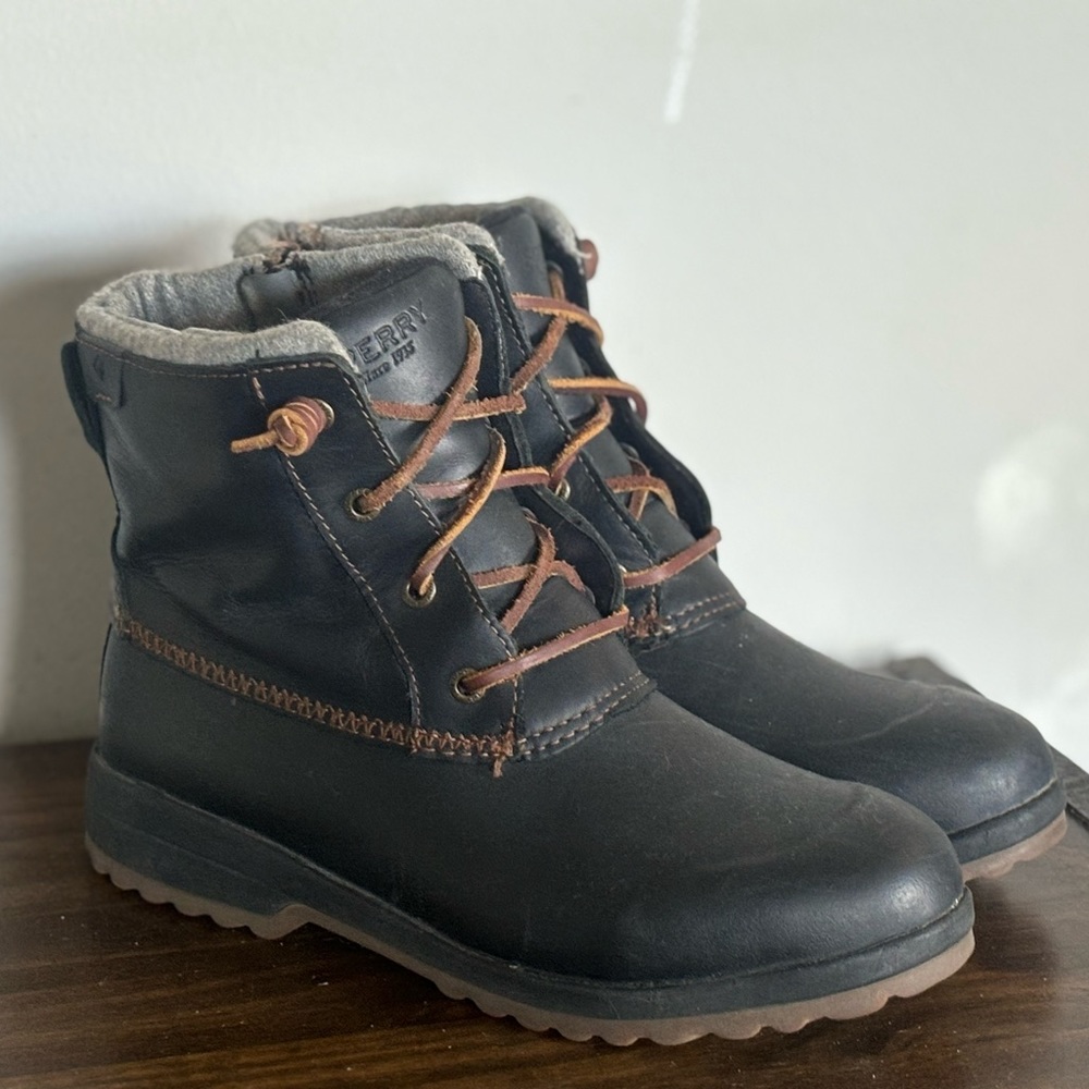 Sperry Maritime Women’s Repel Boots size 8 black leather and wool insulated